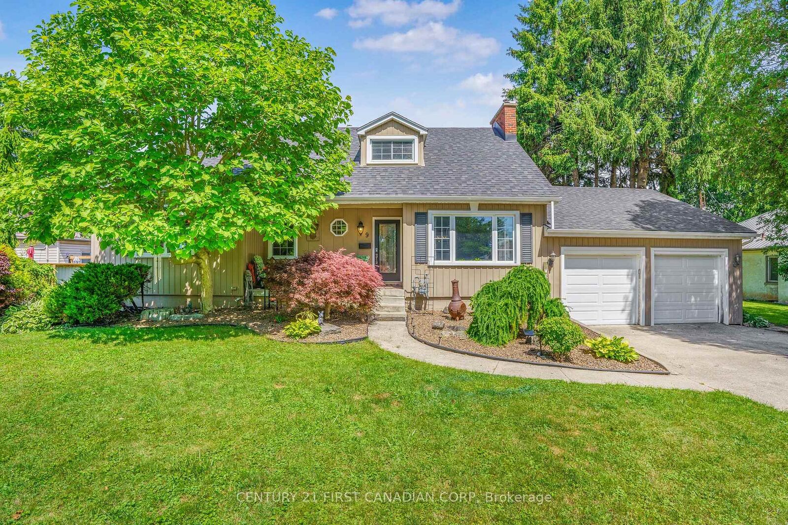 Property Photo:  9 O'Brien Drive  ON N7M 2E5 
