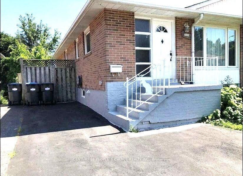 Property Photo:  2638 Sherhill Drive  ON L5J 3Z3 