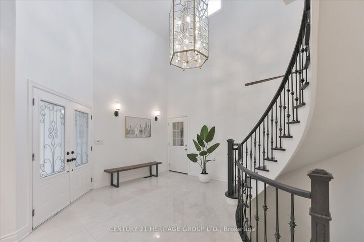 Property Photo: 22 Tannery Court ON L4C 7V4