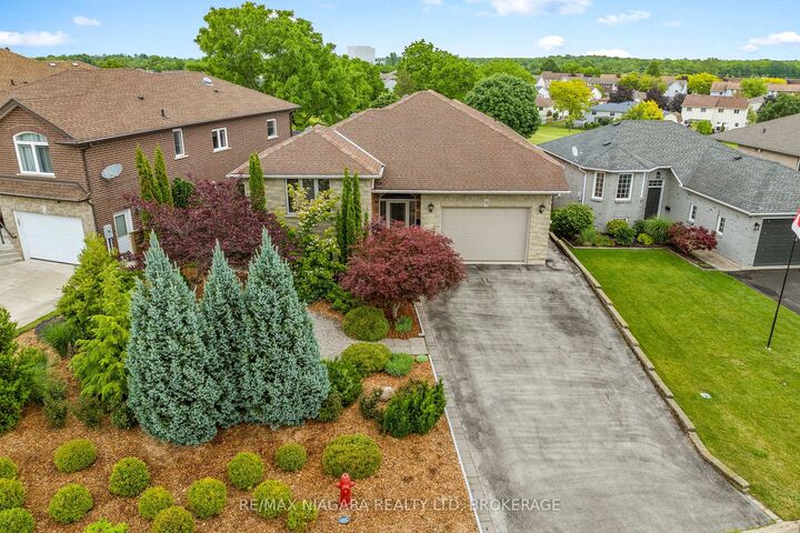31 Hillcrest Road — photo 1