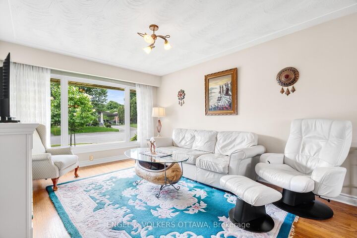 Photo de la propriété:  709 Pleasant Park Road  ON K1G 1Y3 