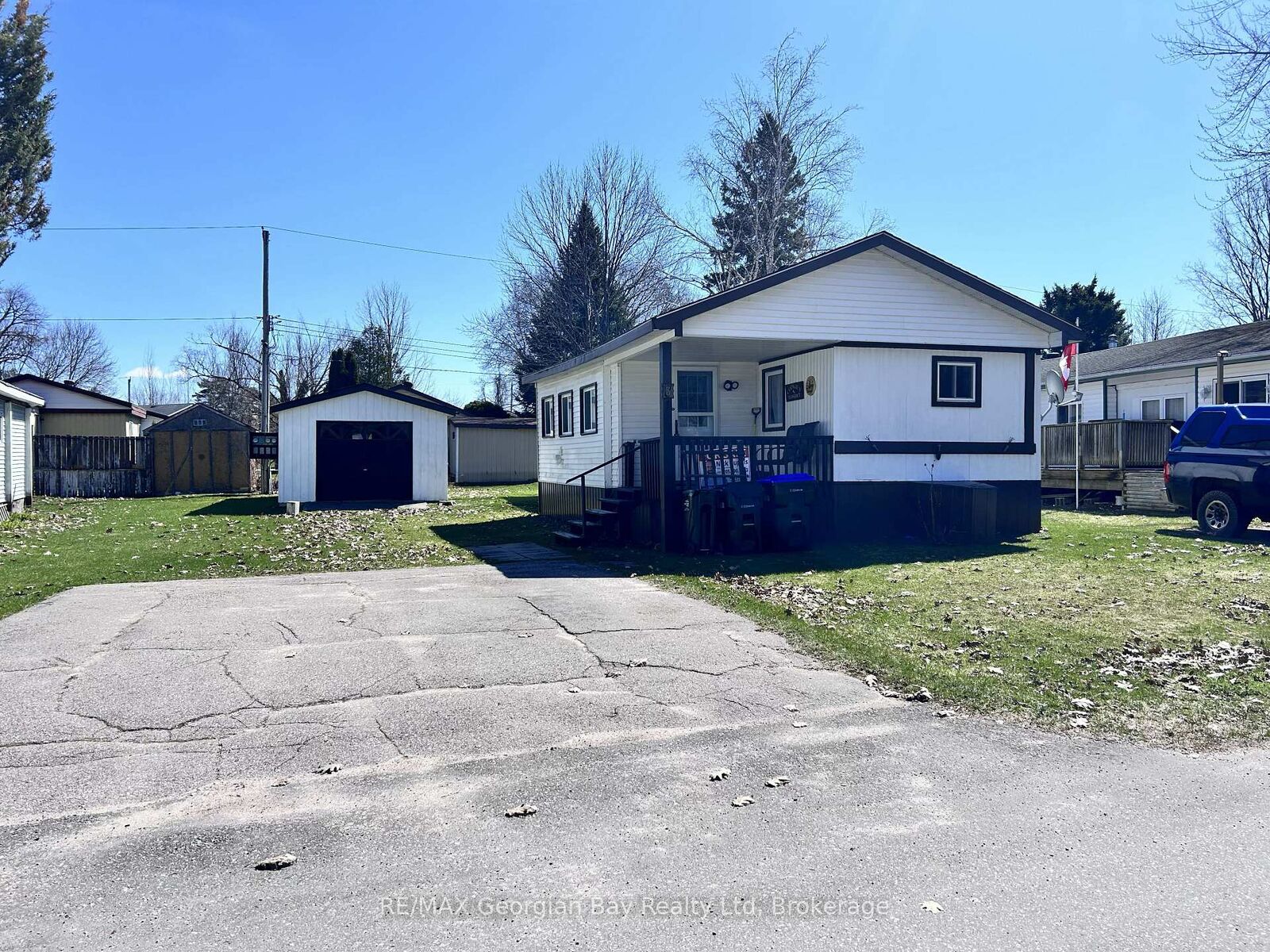 Property Photo:  3 Northland Road  ON L4R 0B9 