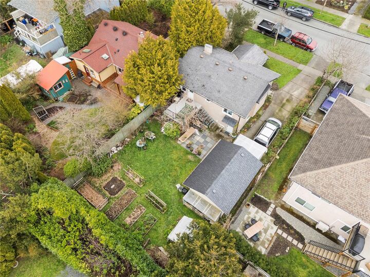 Property Photo: 2614 Scott St BC V8R 4H9