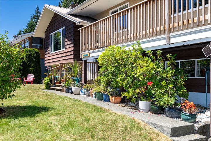 Property Photo:  1031 16th St  BC V9N 1X8 