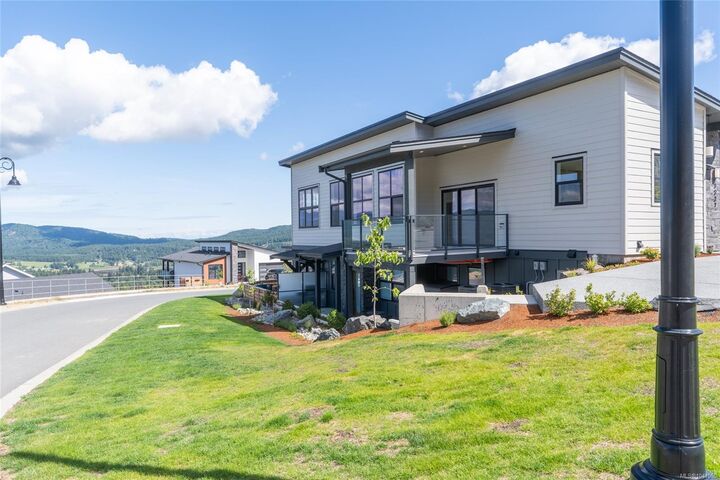 Property Photo: 3227 Woodrush Dr BC V9L 0J9