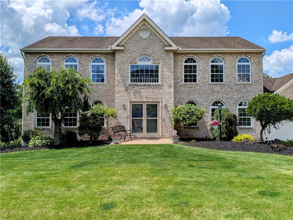 Property Photo: 570 Peregrine Dr PA 15642