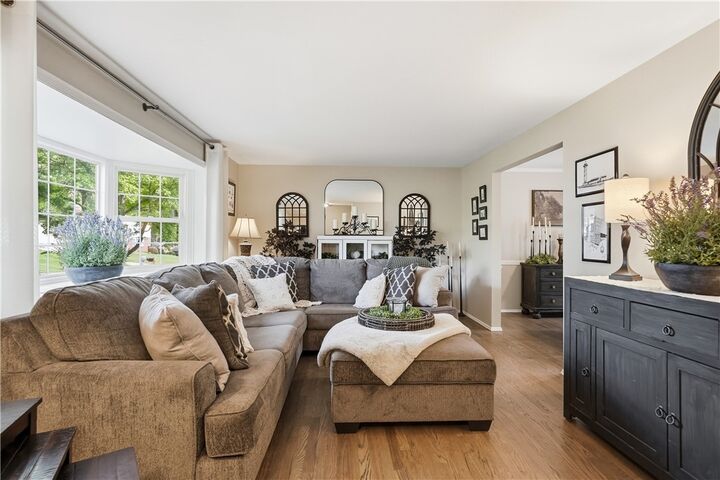 Property Photo:  737 Wyngold Drive  PA 15237 