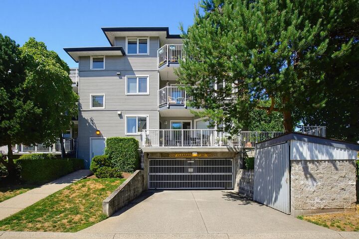 Property Photo: 33669 2nd Avenue 303 BC V2V 6Z4