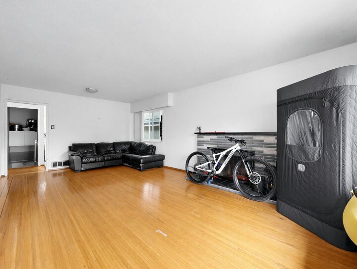 Property Photo: 1972 E 51st Avenue BC V5P 1V9