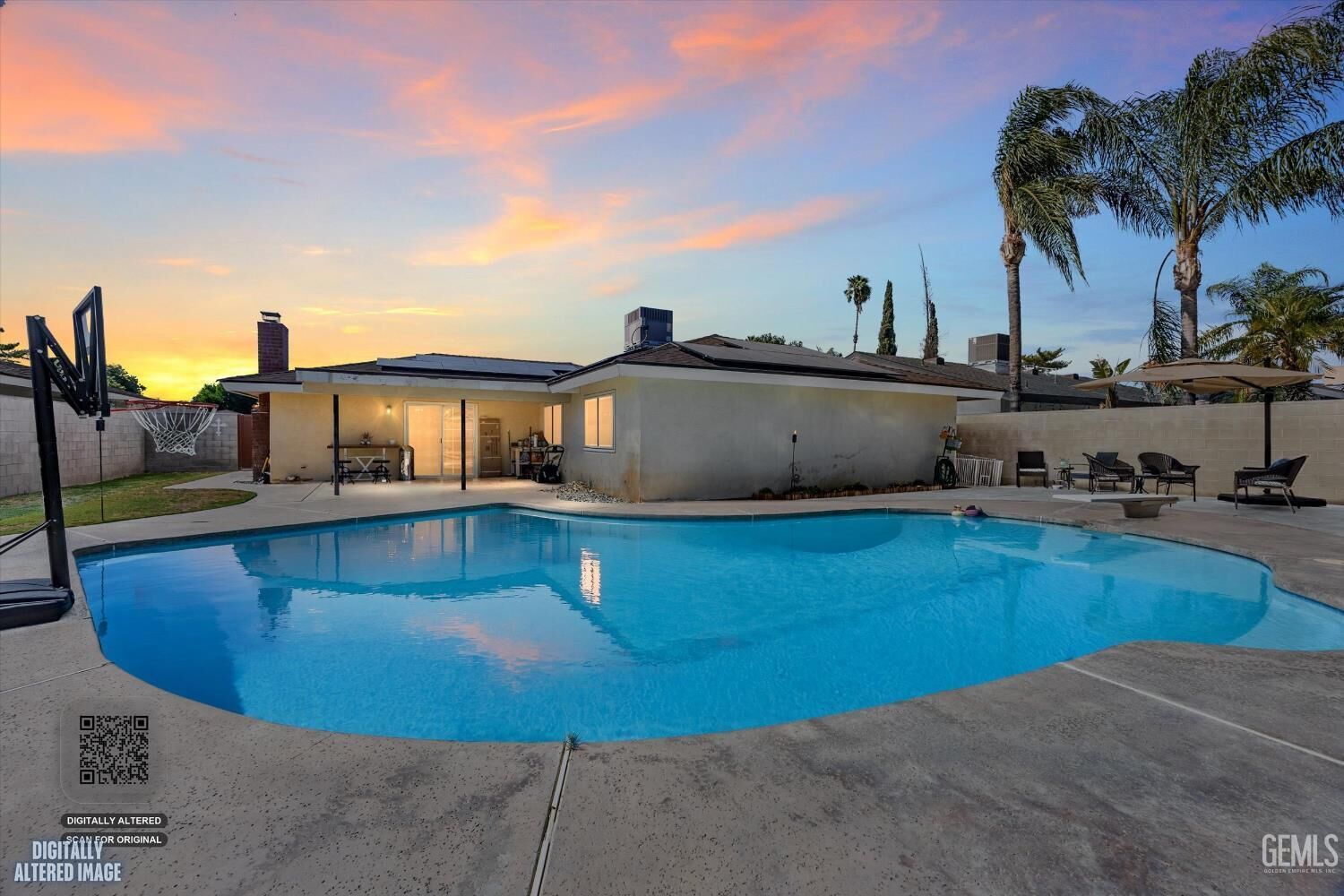 Property Photo:  6621 Vancouver Drive  CA 93309 