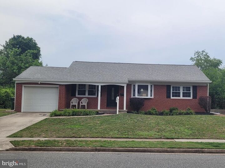 Property Photo:  820 Jamestown Road  NJ 08012 