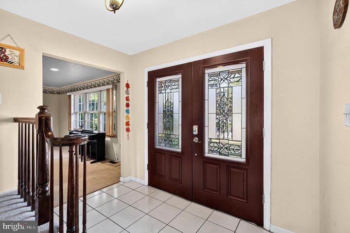 Property Photo:  30 Hamilton Lane N  NJ 08536 