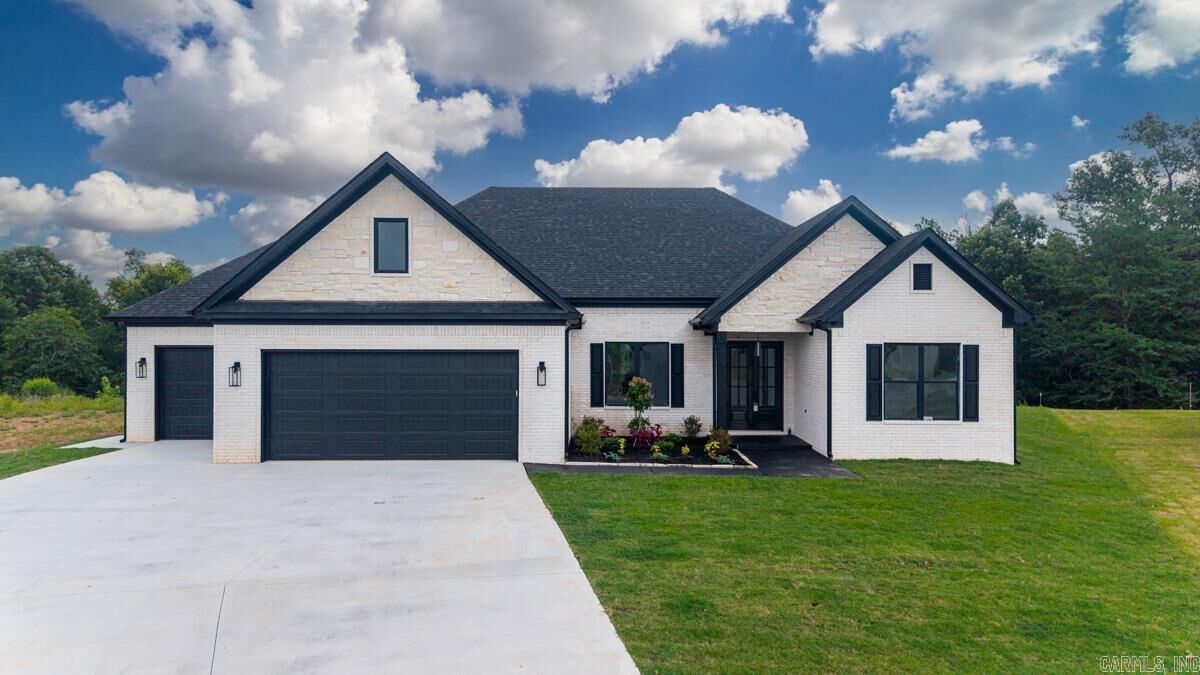 Property Photo: 611 Corondelet Lane AR 72113