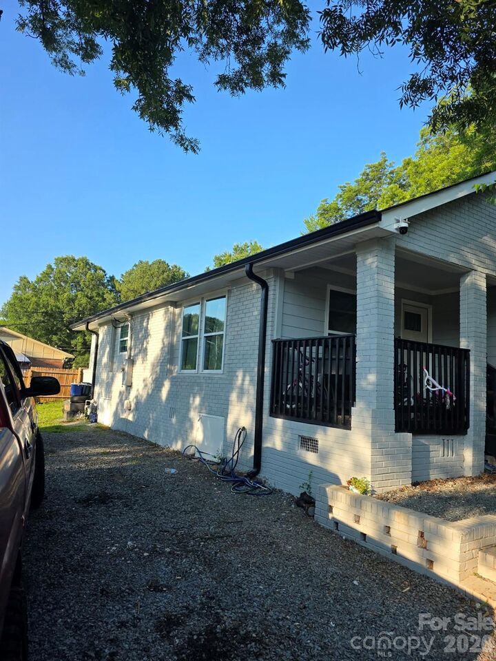 Property Photo:  803 Gordon Street  NC 28112 
