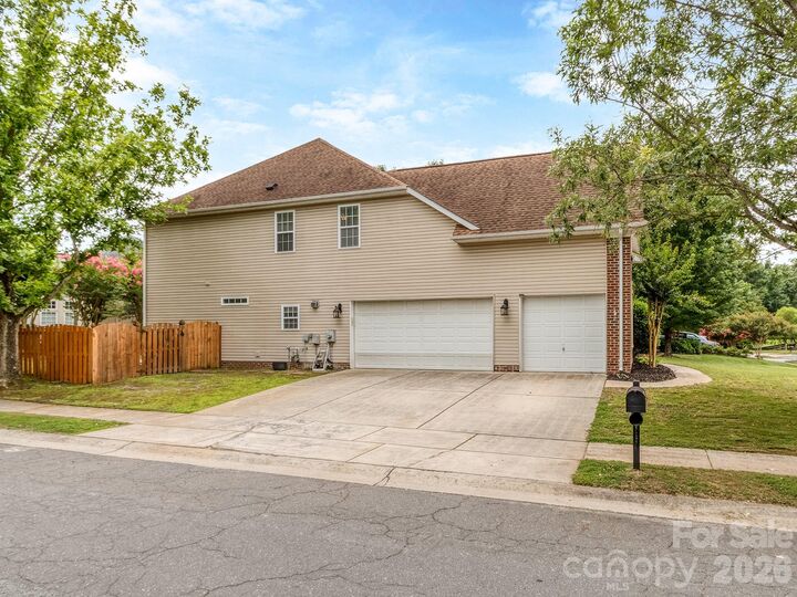 Property Photo:  4027 Riseley Lane  NC 28270 