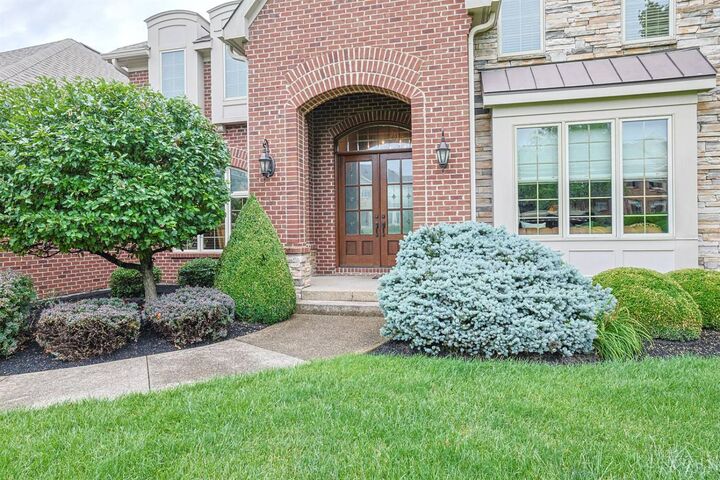 Property Photo:  8126 Deer Path Lane  OH 45243 