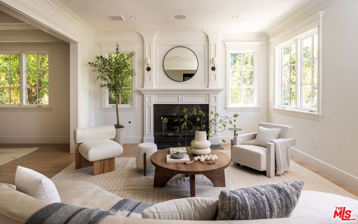 Property Photo: 146 N Carmelina Ave CA 90049