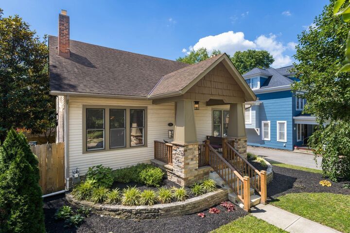 Property Photo:  23 W Orchard Lane  OH 43214 