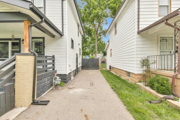 Property Photo:  1502 Aberdeen Avenue  OH 43211 