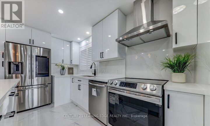 Property Photo:  2B Horizon Crescent  ON M1T 2G3 