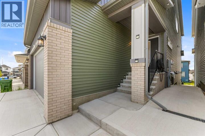Property Photo:  47 Carringvue Pass Northwest  AB T3P 2G4 