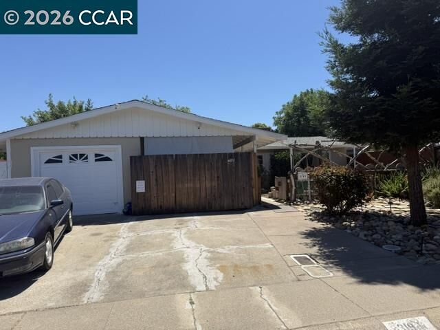 Property Photo: 3194 Esperanza Dr CA 94519