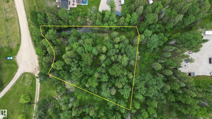 Property Photo:  55530 Rge Road 52 205  AB T0E 2A0 