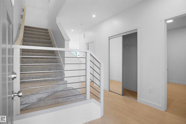 Property Photo:  944 17 Avenue NW  AB T6T 2N5 