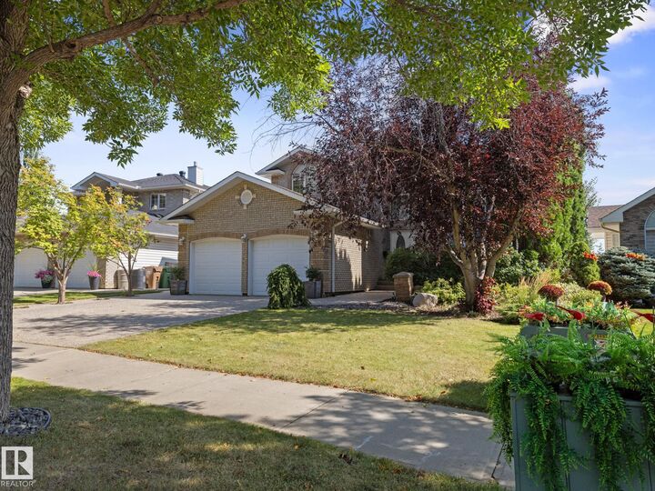 Property Photo: 29 Oakdale Place AB T8N 6L7