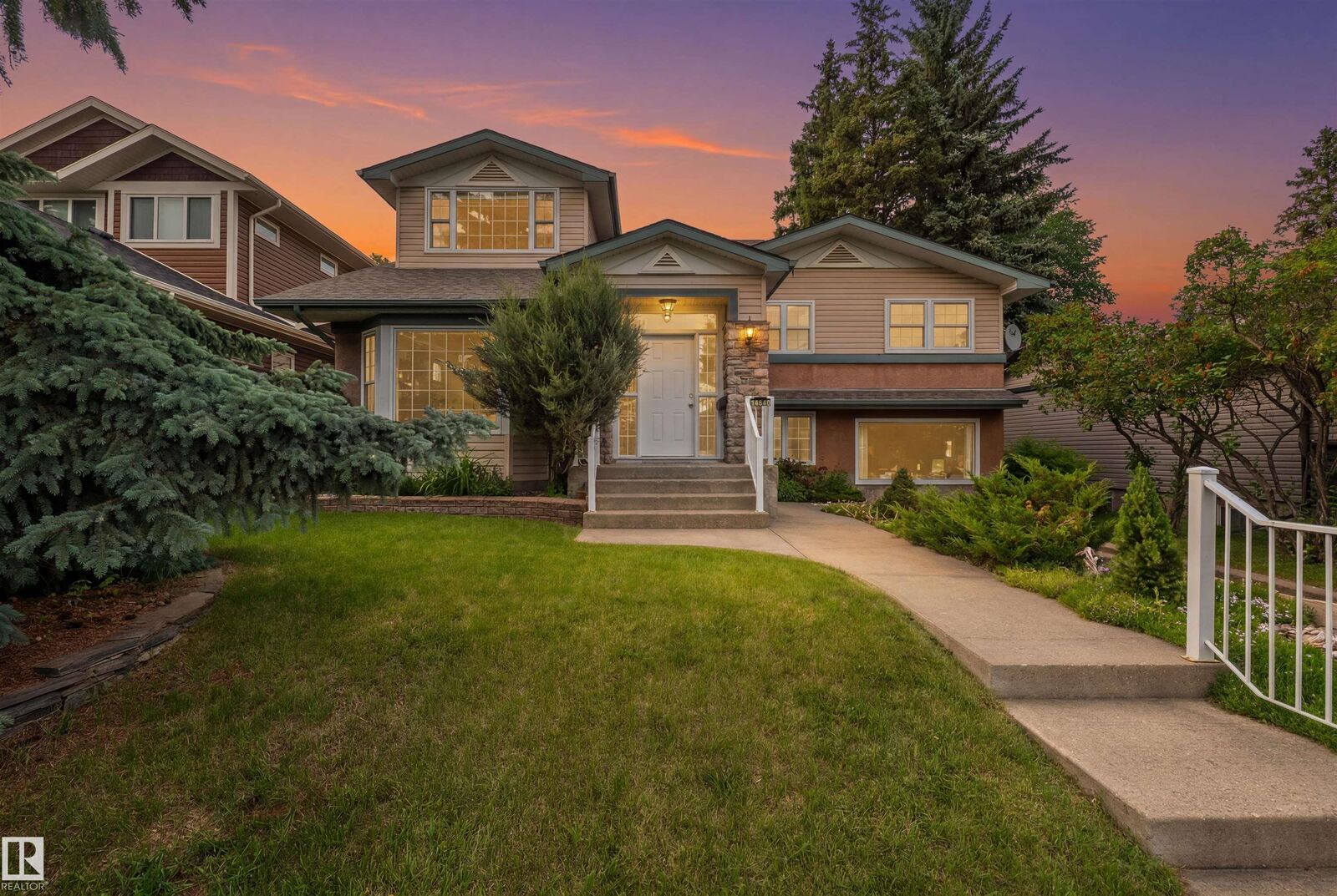 Property Photo:  14640 88 Avenue NW  AB T5R 4J8 