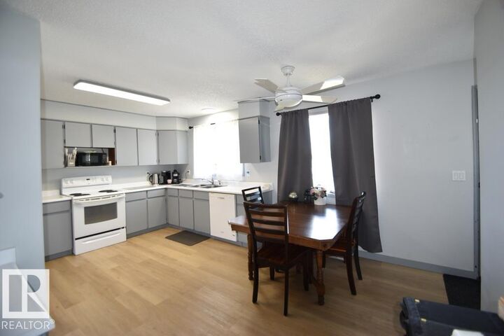 Property Photo: 5308 Willow Drive AB T0A 0M0
