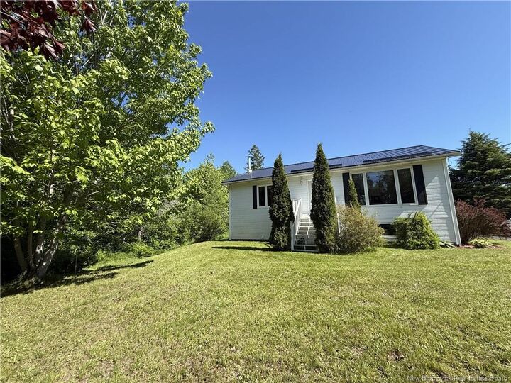 Property Photo:  431 Boulevard Des Acadiens  NB E1W 1G1 