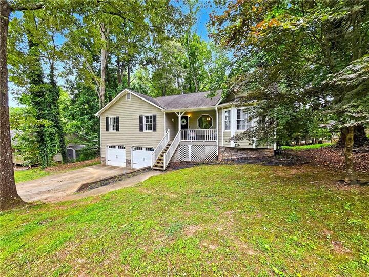 Property Photo:  916 Little River Lane  GA 30189 