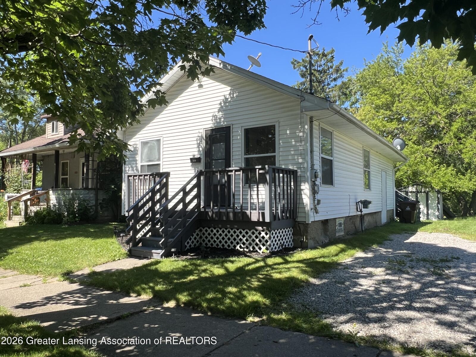 Property Photo: 616 S Fairview Avenue MI 48912