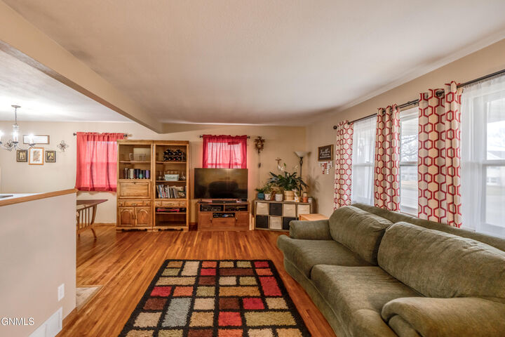 Property Photo:  1902 Griffin Street  ND 58501 