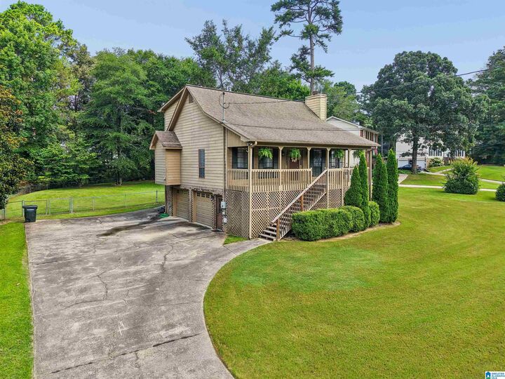 Property Photo:  609 Cherokee Circle  AL 35242 