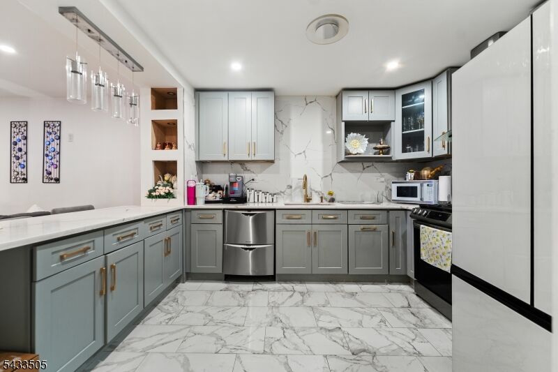Property Photo:  110 Clark Pl .5  NJ 07206 