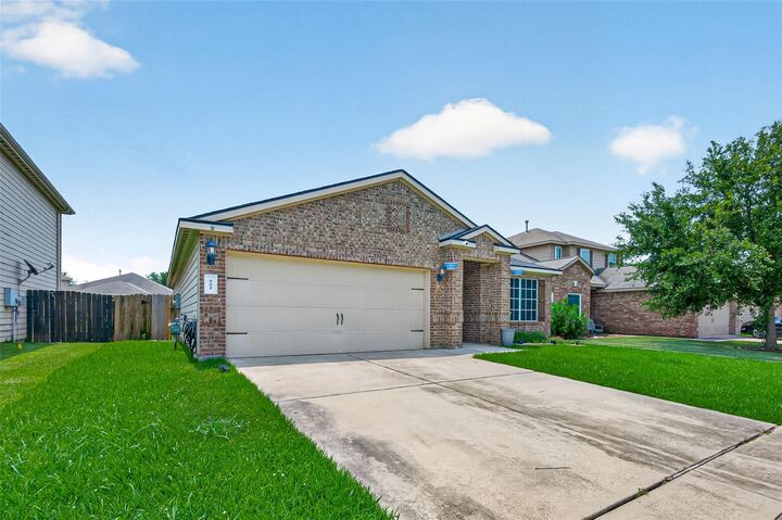 Property Photo: 902 Marigold Road TX 77521