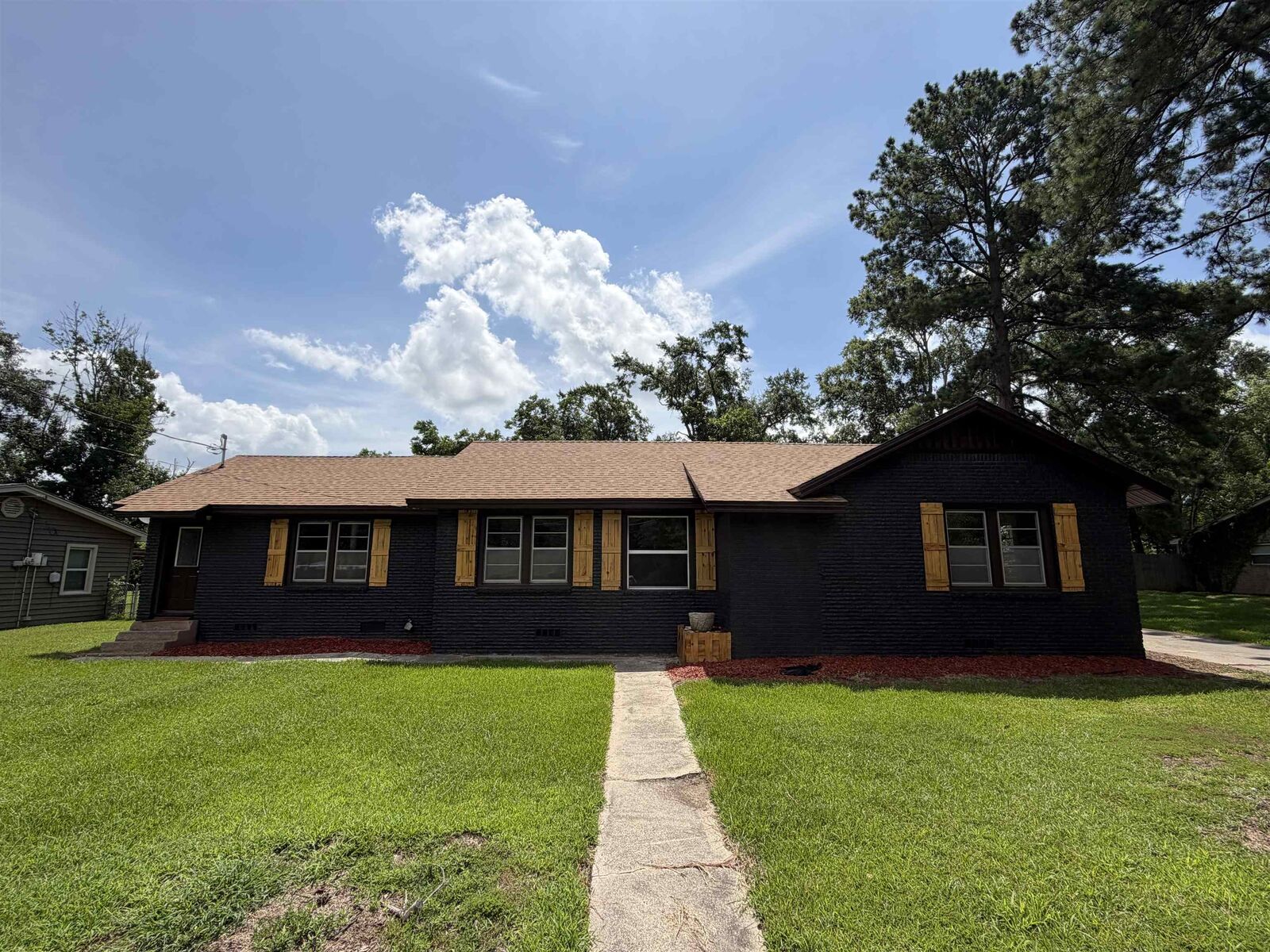 Property Photo:  306 N Browning  St  TX 75633 