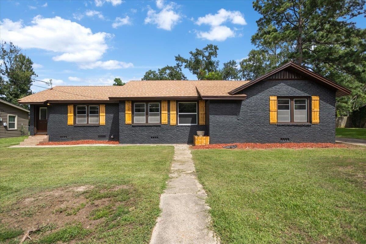 Property Photo:  306 N Browning  St  TX 75633 