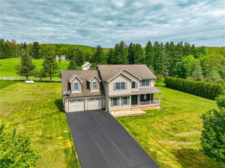 Property Photo:  42 Louis Circle  PA 18222 
