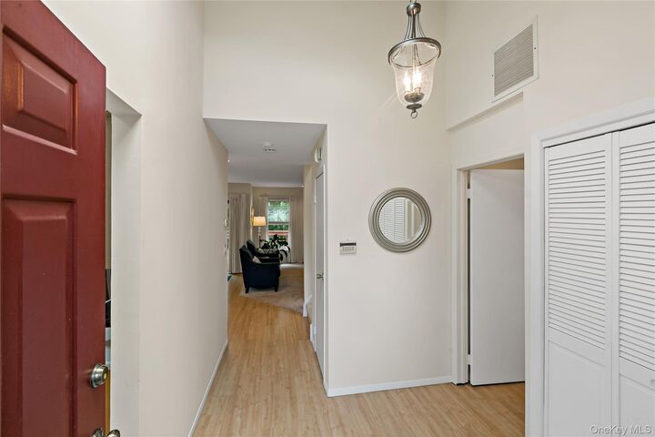 Property Photo:  191 Horseshoe Circle  NY 10562 