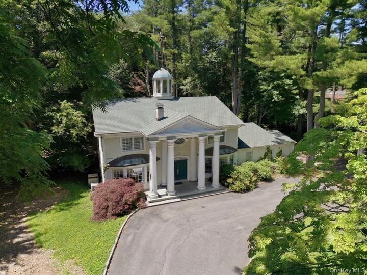 Property Photo:  19 Pheasant Hill Lane  NY 11545 