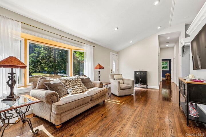 Property Photo:  13 Beech Street  NY 10954 