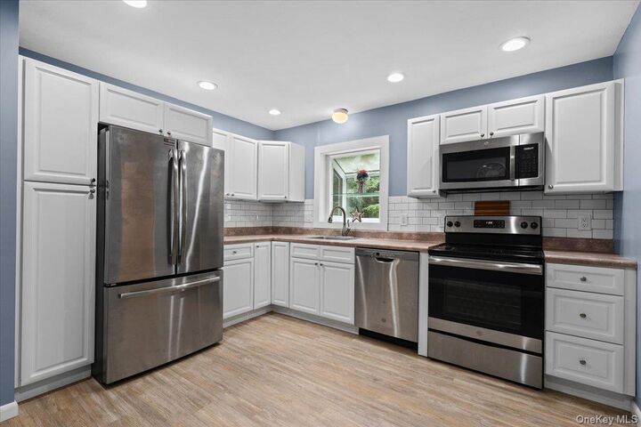 Property Photo:  138 Kent Shore Drive  NY 10512 