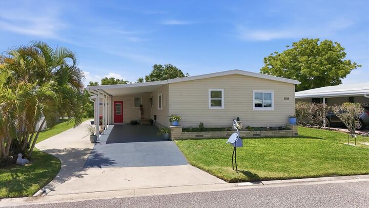 Property Photo: 4619 15th Street Court E FL 34222