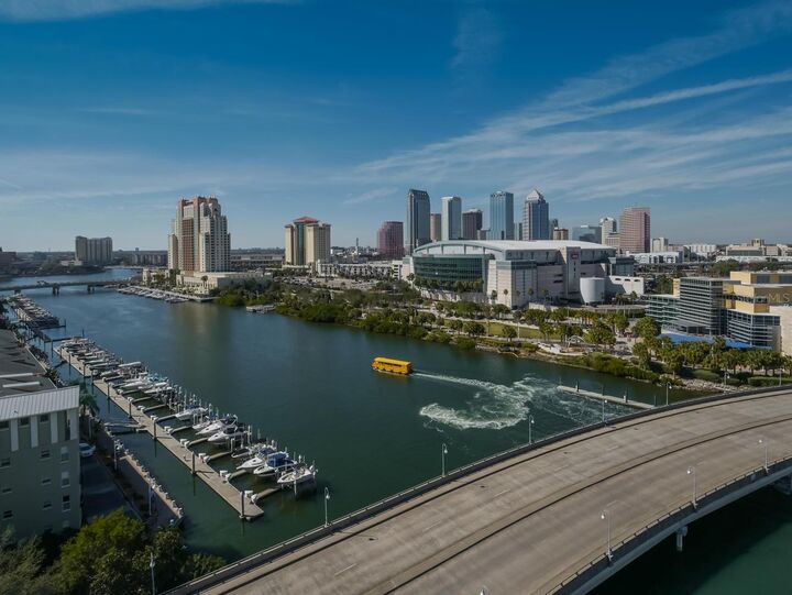 Property Photo: 600 Garrison Cove Lane 2B FL 33602