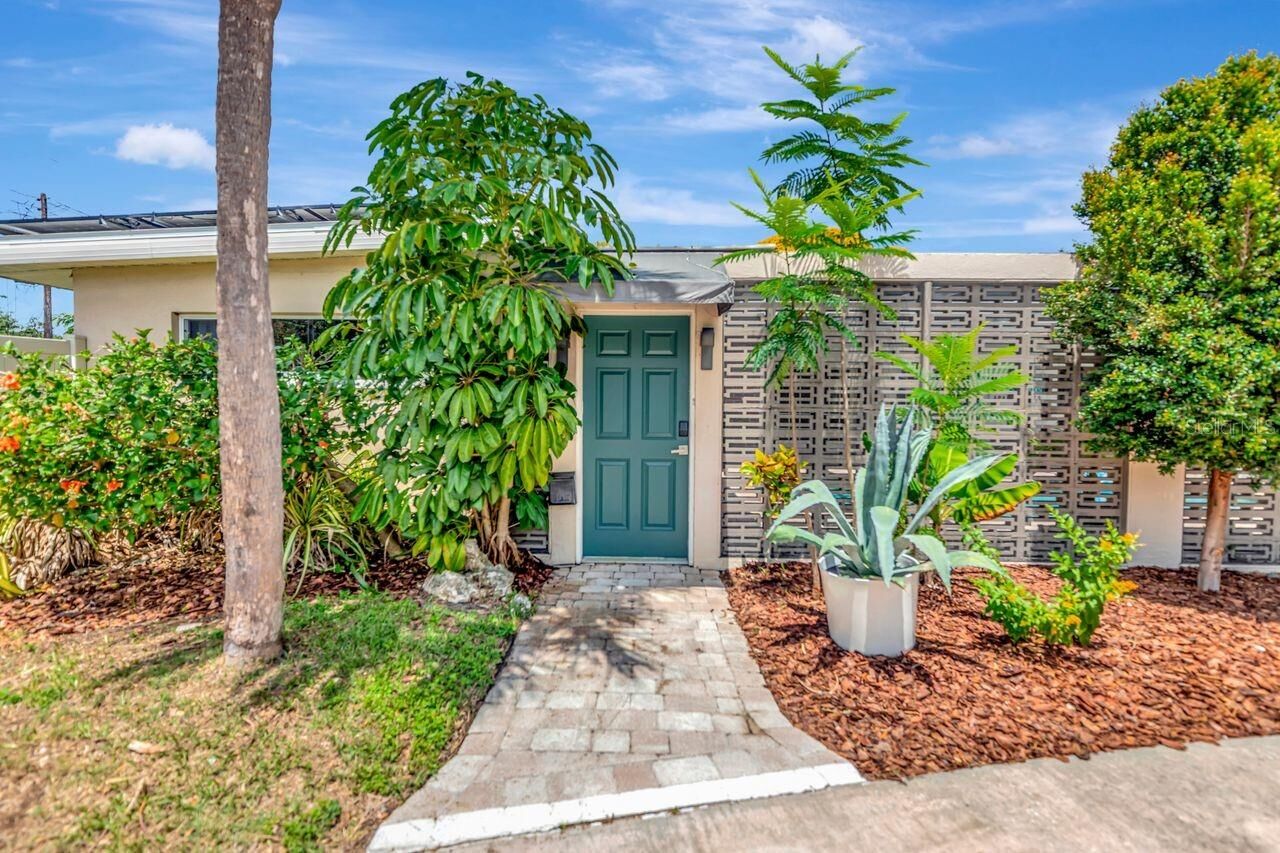 Property Photo: 1950 45th Street N FL 33713