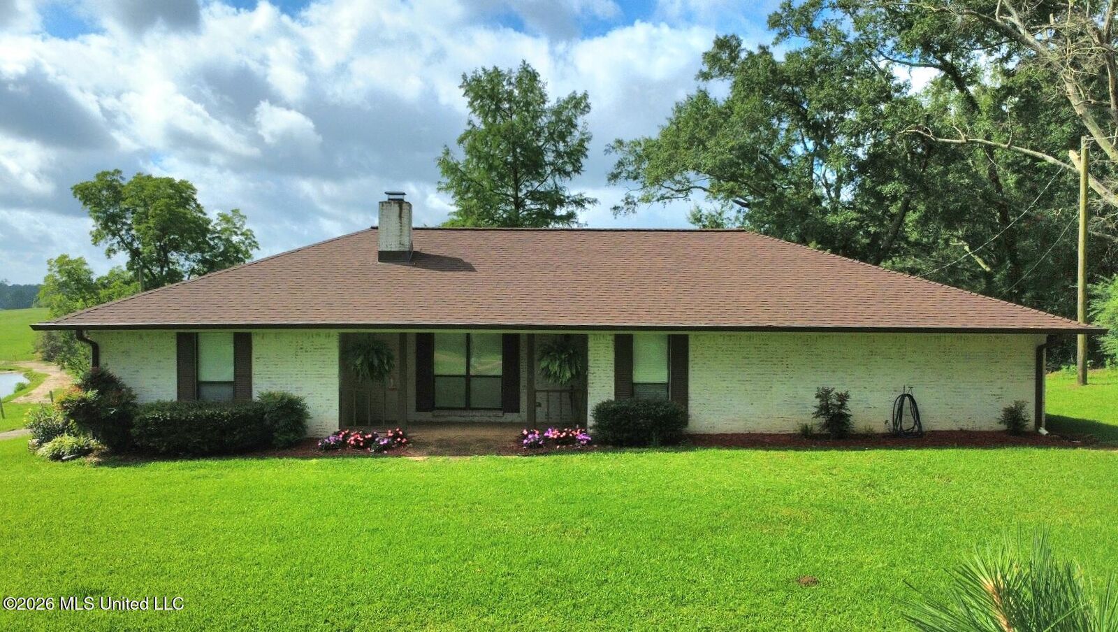 Property Photo:  411 Seventh Street  MS 39327 