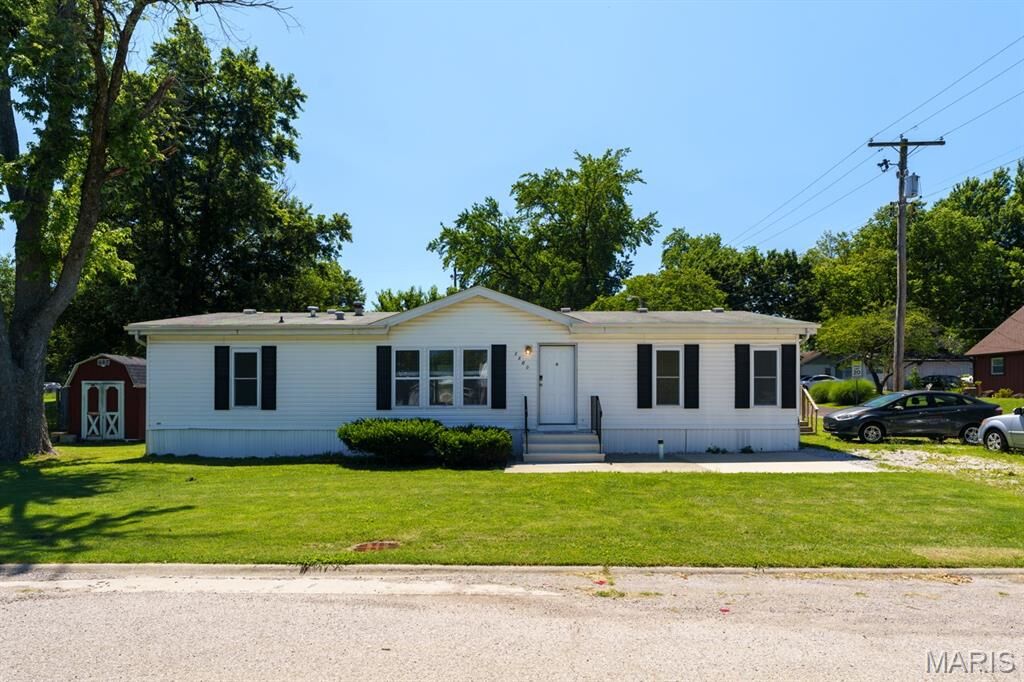 Property Photo: 1800 Page Avenue IL 62221